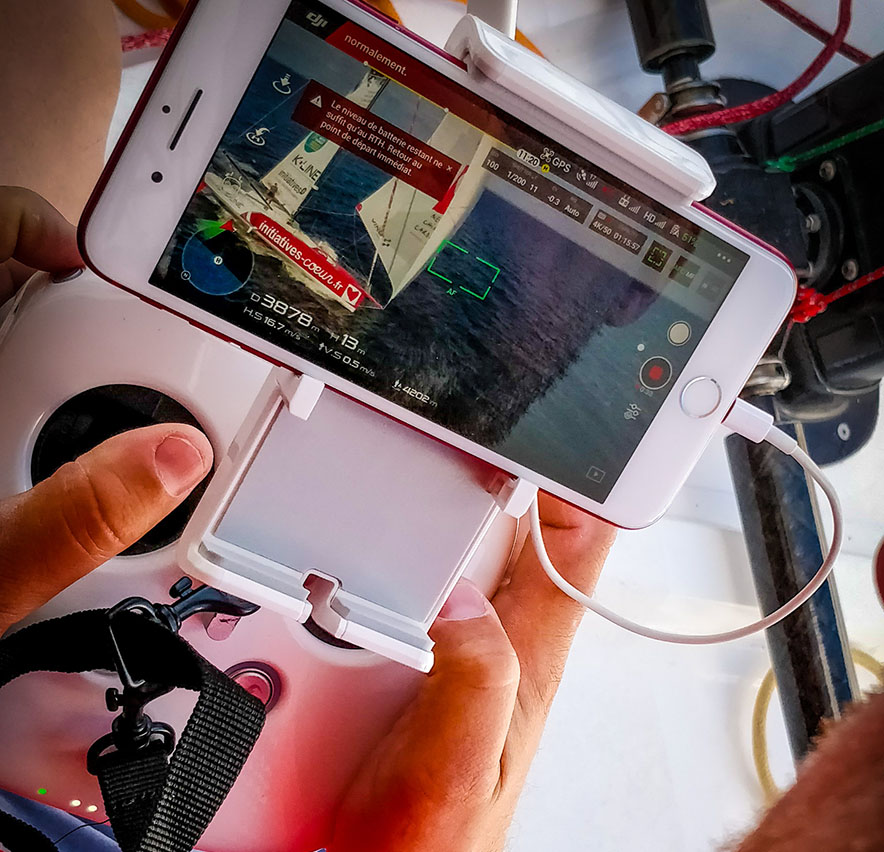  Pilotage du drone autour du voillier 